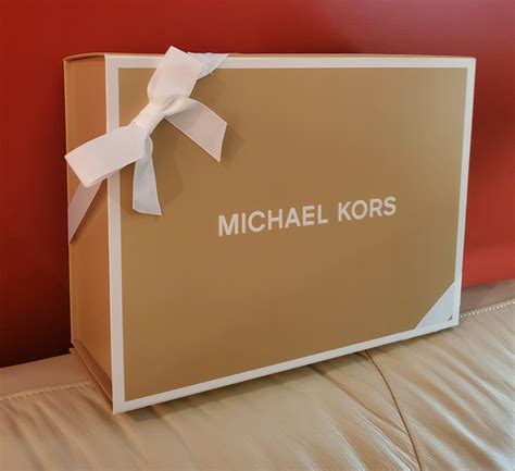 michael kors gift box for purse